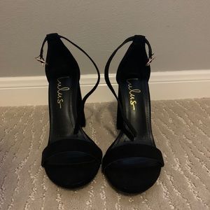 Lulu’s black size 5 heels